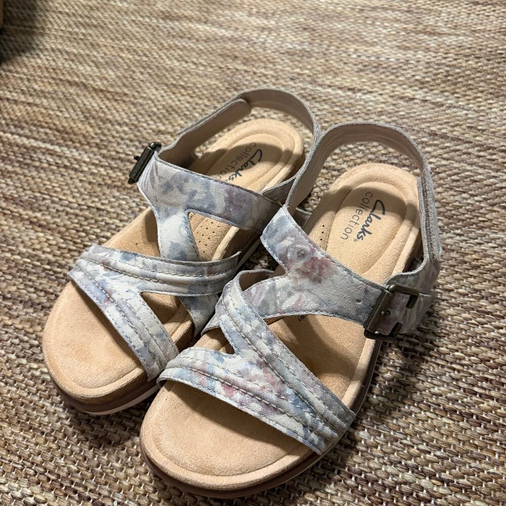 Clarks Women's Sandals Tie Dye Blue Size 5